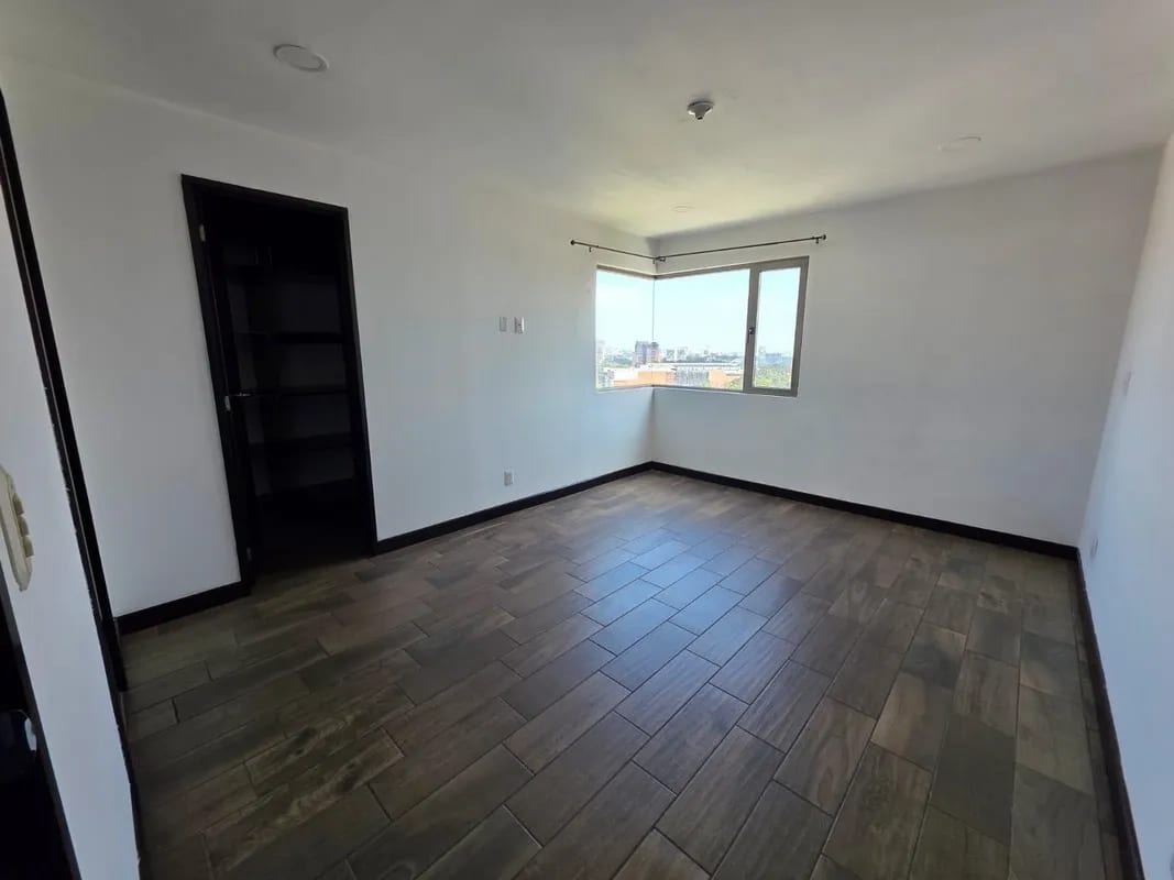 Apartamento en renta zona 10 — Apartamento en Alquiler en Verona, Zona 10, Guatemala, Ciudad — foto 6 de 16
