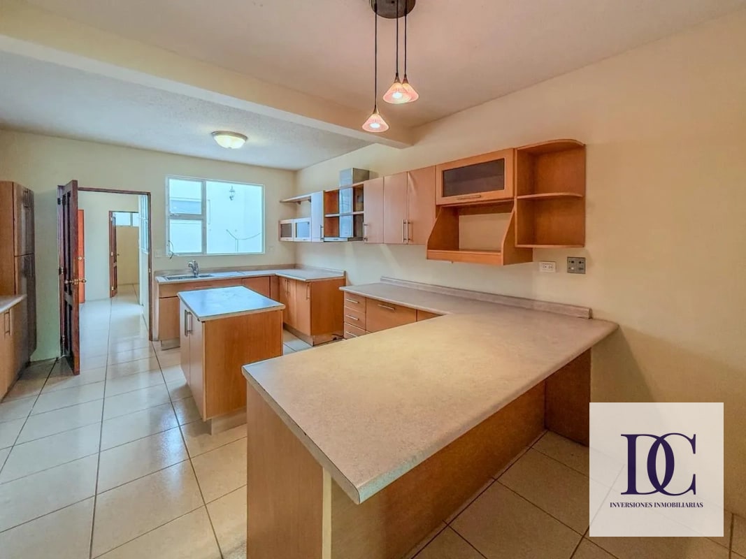 📍 CASA EN VENTA – CAÑADAS DE ELGIN | ZONA 13 - 16