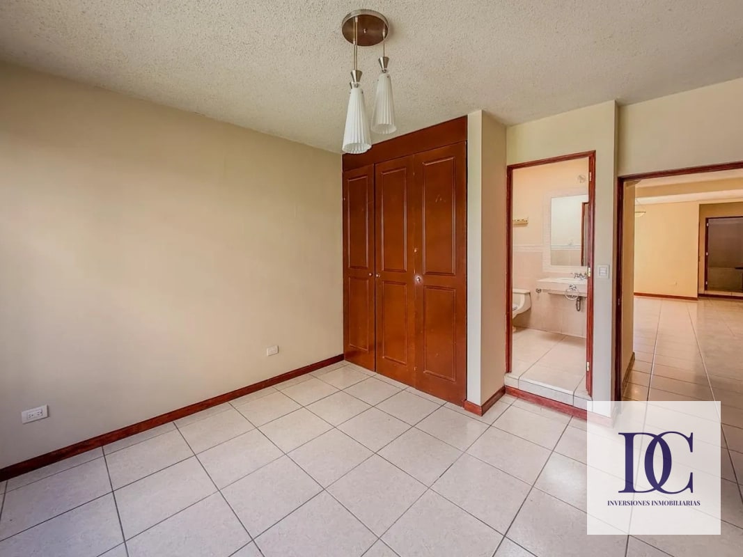 📍 CASA EN VENTA – CAÑADAS DE ELGIN | ZONA 13 - 8