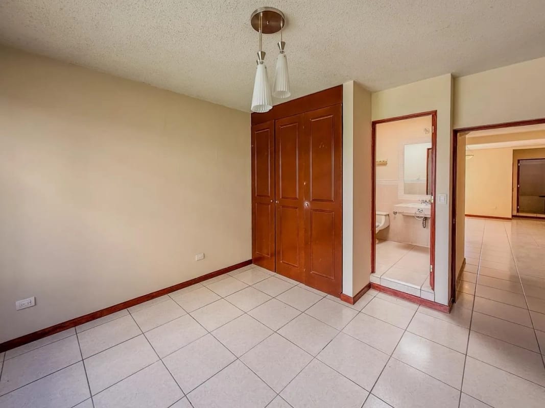 📍 CASA EN VENTA – CAÑADAS DE ELGIN | ZONA 13 — Casa en Venta en cañadas de elgin, Zona 13, Guatemala, Ciudad — foto 9 de 17