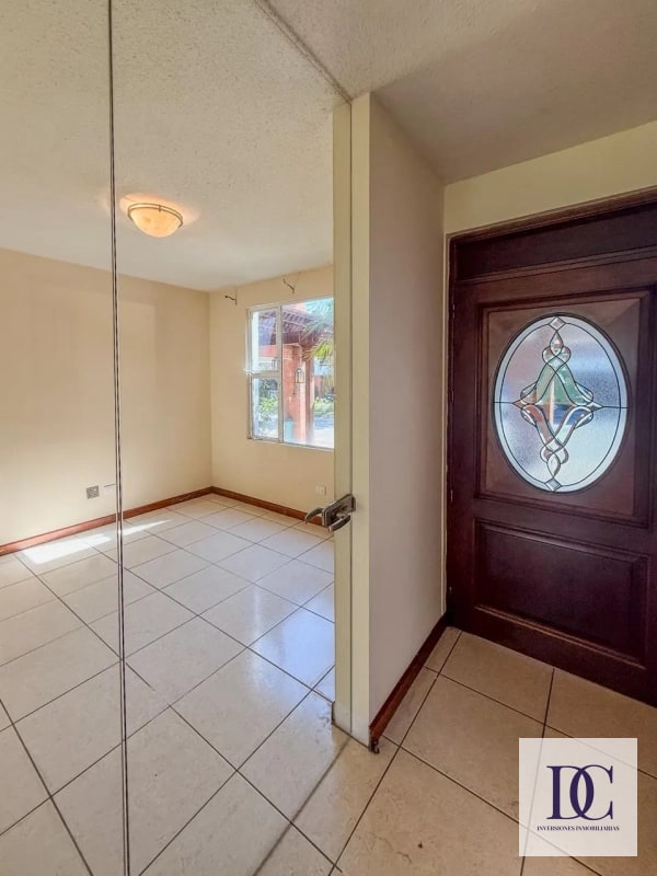 📍 CASA EN VENTA – CAÑADAS DE ELGIN | ZONA 13 - 5