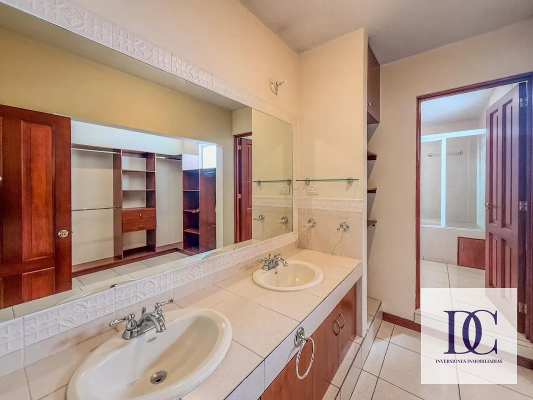 📍 CASA EN VENTA – CAÑADAS DE ELGIN | ZONA 13 - 2