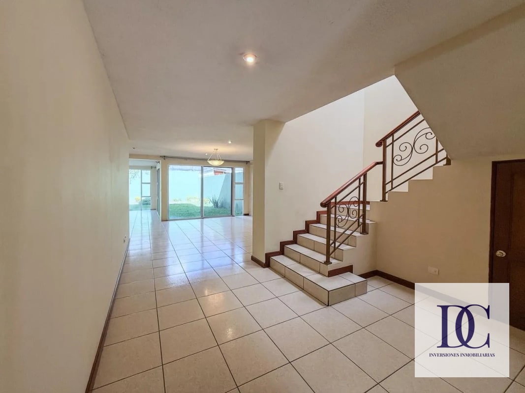 📍 CASA EN VENTA – CAÑADAS DE ELGIN | ZONA 13 - 1