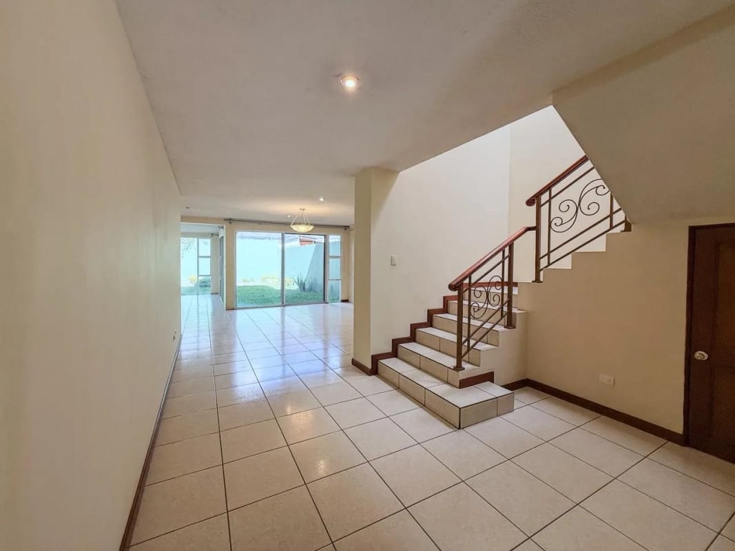 📍 CASA EN VENTA – CAÑADAS DE ELGIN | ZONA 13 — Casa en Venta en cañadas de elgin, Zona 13, Guatemala, Ciudad — foto 2 de 17