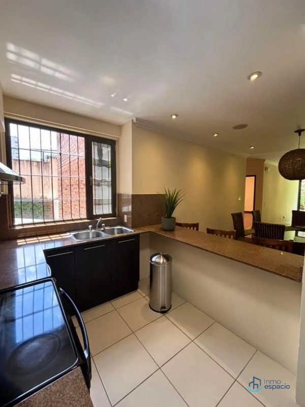 Apartamento en venta o alquiler en Edificio Plenum, 5ta Avenida Zona 14 - 12