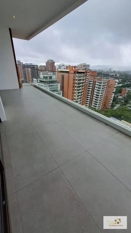 APARTAMENTO DE LUJO EN VENTA  📍 Edificio Echo – Zona 14 — Apartamento en Venta en Echo, Zona 14, Guatemala, Ciudad — foto 7 de 15