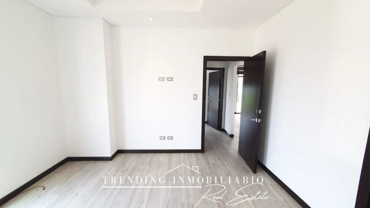 Apartamento en renta zona 16 edificio Lirios de Cayalá de 2 habitaciones + 2 parqueos — Apartamento en Alquiler en Lirios de Cayalá I, Zona 16, Guatemala, Ciudad — foto 4 de 10