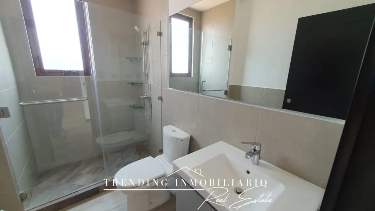 Apartamento en renta zona 16 edificio Lirios de Cayalá de 2 habitaciones + 2 parqueos — Apartamento en Alquiler en Lirios de Cayalá I, Zona 16, Guatemala, Ciudad — foto 3 de 10