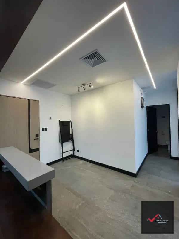 OFICINA EN RENTA ZONA 10 EDIFICIO RENOVATI  — Oficina en Alquiler en Zona 10, Guatemala, Ciudad — foto 6 de 8