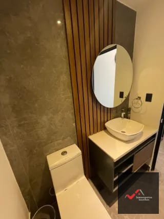 OFICINA EN RENTA ZONA 10 EDIFICIO RENOVATI  — Oficina en Alquiler en Zona 10, Guatemala, Ciudad — miniatura 7 de 8
