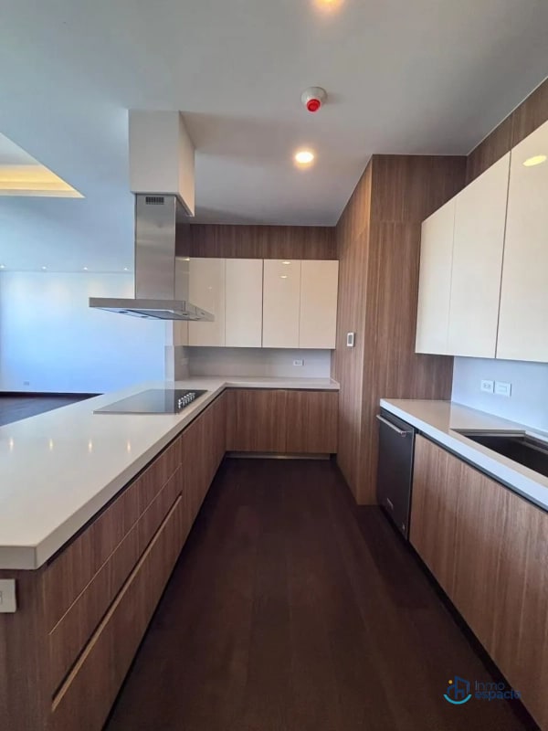 Apartamento en venta o alquiler en Edificio Echo, Zona 14 - 13