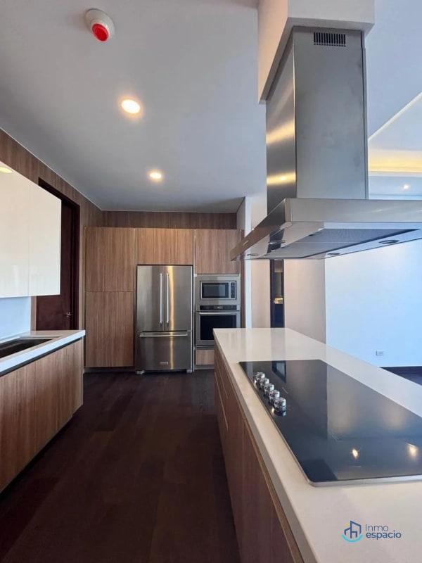 Apartamento en venta o alquiler en Edificio Echo, Zona 14 - 12