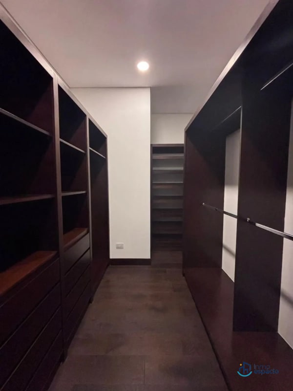 Apartamento en venta o alquiler en Edificio Echo, Zona 14 - 7