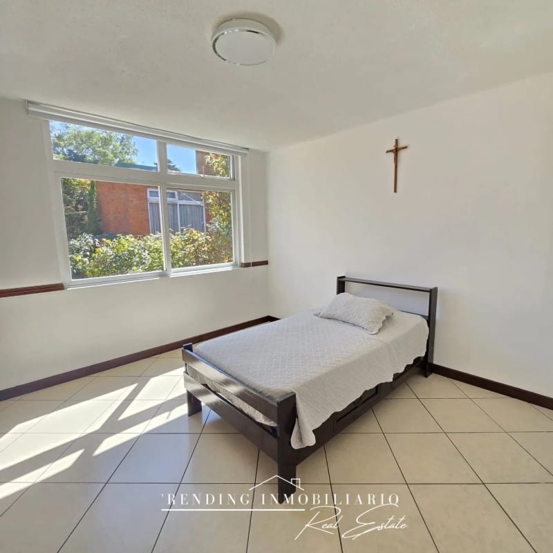 Casa en alquiler zona 16 Kanajuyú Alta Bosque de 3 habitaciones + 2 parqueos — Casa en Alquiler en Altabosque, Zona 16, Guatemala, Ciudad — foto 2 de 9