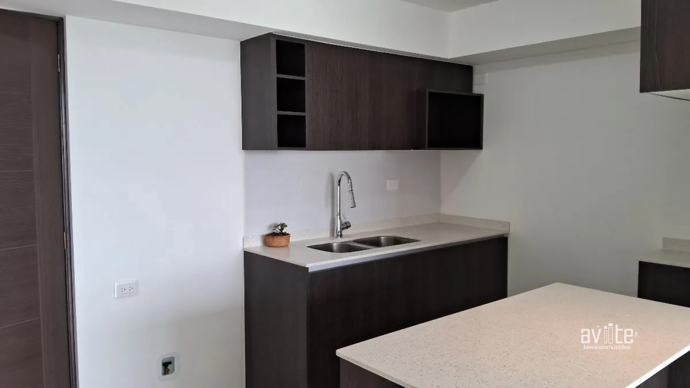CONDADO NARANJO. Serena. apartamento de 3 habitaciones Q1,400,000 - 7