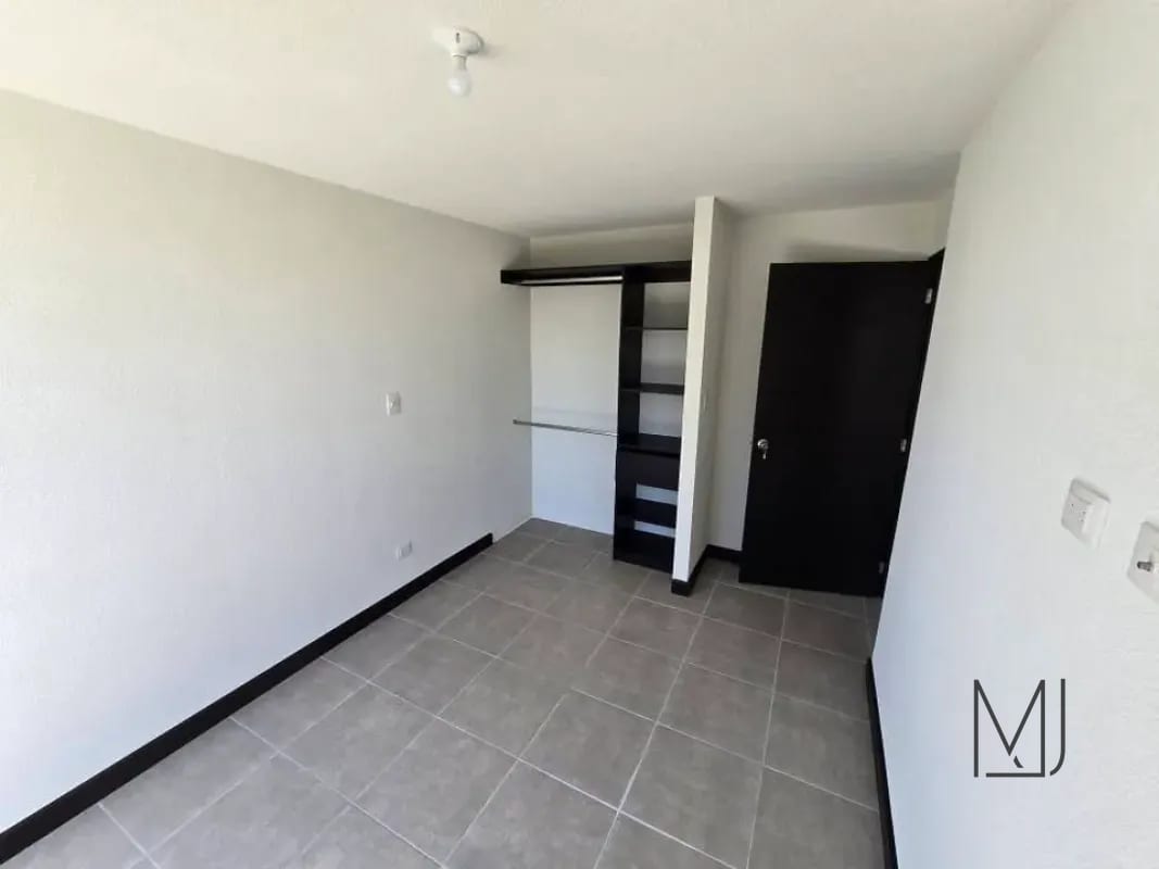 Apartamento en Alquiler | Edificio Esenta | Zona 12 | 2 habitaciones · Cerca de la USAC — Apartamento en Alquiler en Esenta, Zona 12, Guatemala, Ciudad — foto 4 de 11