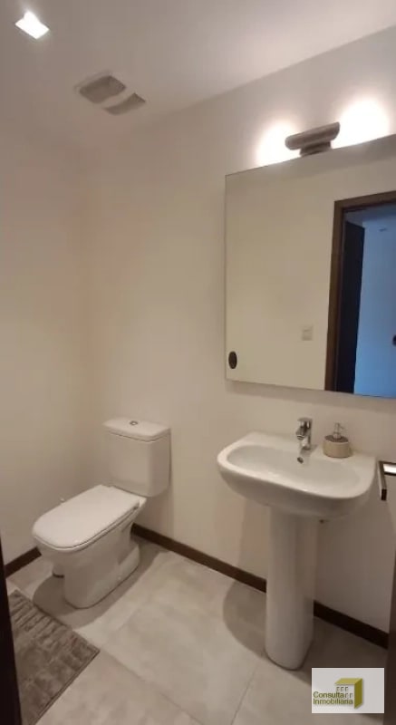 Alquilo zona 10/ Edificio Casa Clara 50.88m2 - 2