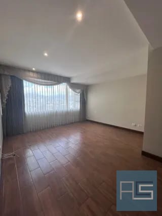 *Amplio apartamento de 2 hab con cuarto de servicio en nivel alto en Renta - Milenia, zona 10* — Apartamento en Alquiler en Milenia, Zona 10, Guatemala, Ciudad — miniatura 3 de 17