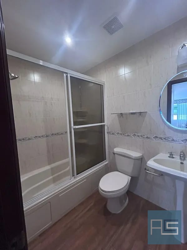 *Amplio apartamento de 2 hab con cuarto de servicio en nivel alto en Renta - Milenia, zona 10* — Apartamento en Alquiler en Milenia, Zona 10, Guatemala, Ciudad — foto 10 de 17