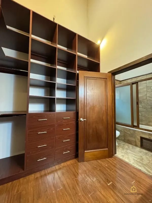 Amplia Casa En Venta $725K Cond. Puerta Grande, Carr.a El Salvador 4 Hab.+Línea Blanca — Casa en Venta en Puerta Grande, Carretera a El Salvador, Guatemala, Ciudad — foto 13 de 14