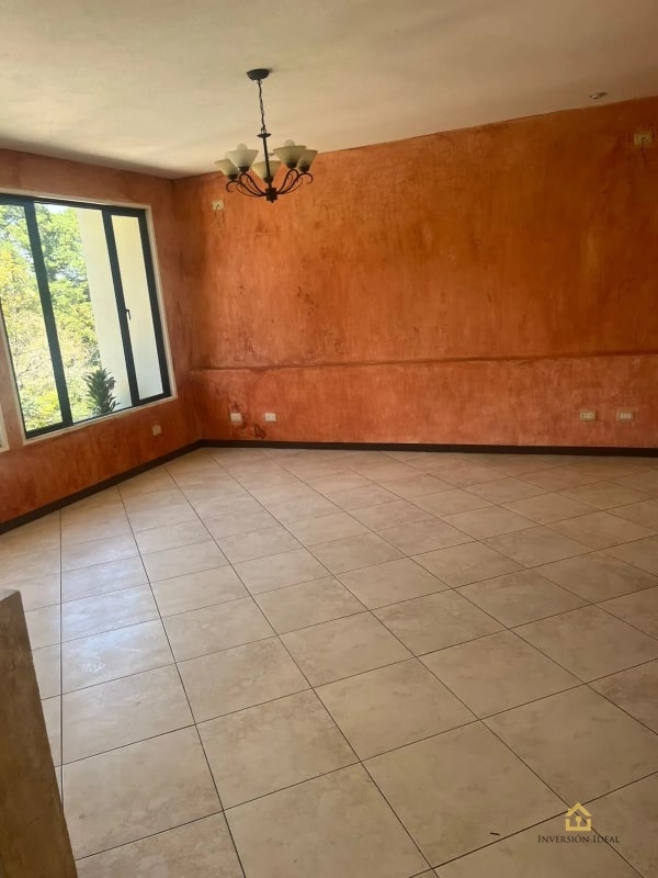 Rento Amplia Casa $1,500 en Kanajuyú 2 | 4 Dormitorios+Jardín y Chimenea Z16 - 10