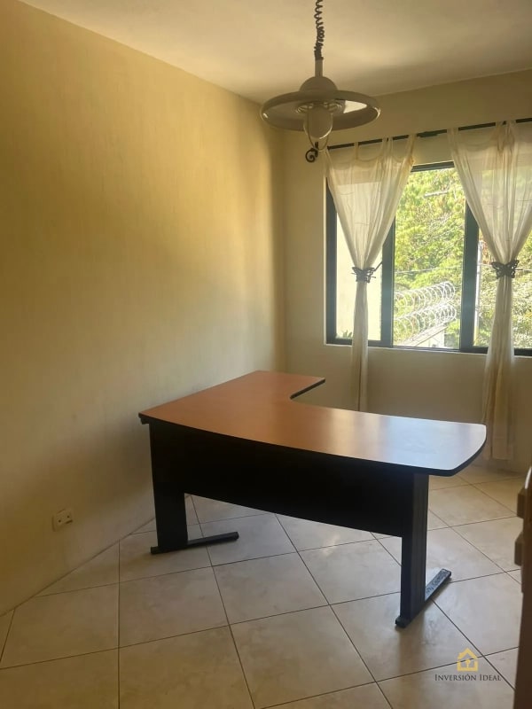 Rento Amplia Casa $1,500 en Kanajuyú 2 | 4 Dormitorios+Jardín y Chimenea Z16 - 9