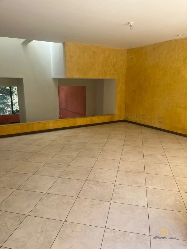 Rento Amplia Casa $1,500 en Kanajuyú 2 | 4 Dormitorios+Jardín y Chimenea Z16 - 7