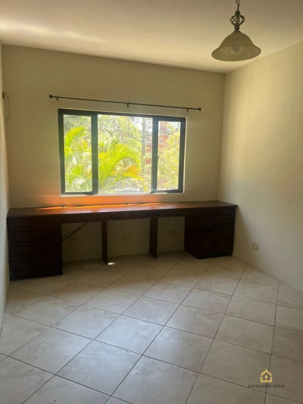 Rento Amplia Casa $1,500 en Kanajuyú 2 | 4 Dormitorios+Jardín y Chimenea Z16 - 2