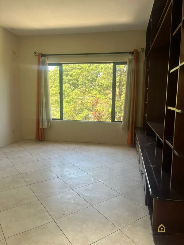 Rento Amplia Casa $1,500 en Kanajuyú 2 | 4 Dormitorios+Jardín y Chimenea Z16 - 1