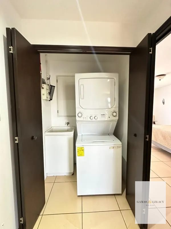 Apartamento Amueblado en renta I Edificio Madeleine I Zona 10 — Apartamento en Alquiler en Zona 10, Guatemala, Ciudad — foto 3 de 10