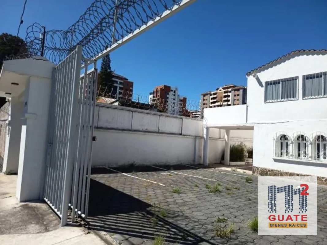 Casa fuera de condominio en Renta, Zona 10 - 13