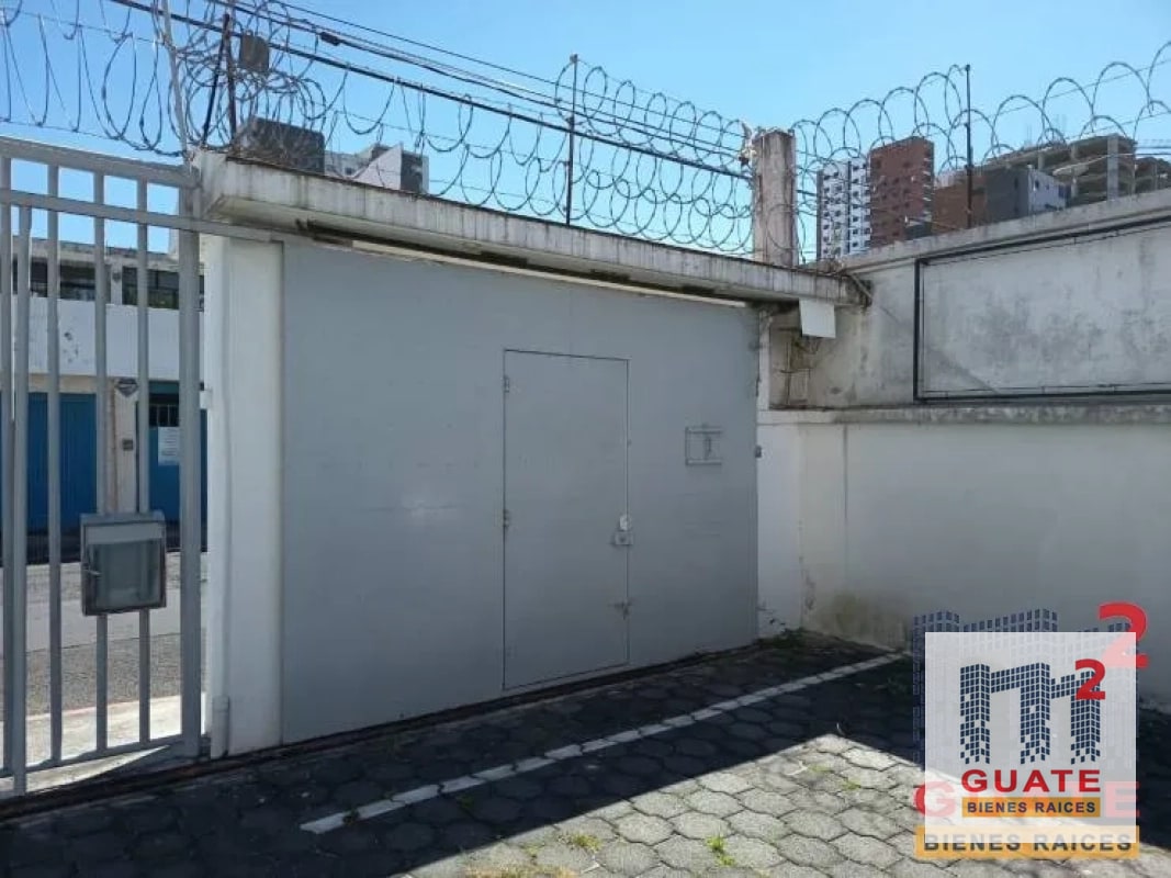 Casa fuera de condominio en Renta, Zona 10 - 11