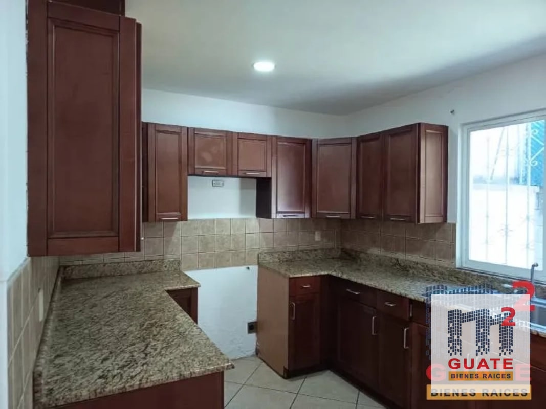 Casa fuera de condominio en Renta, Zona 10 - 6