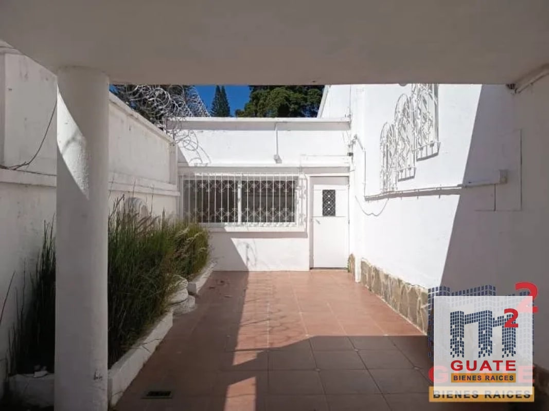 Casa fuera de condominio en Renta, Zona 10 - 2