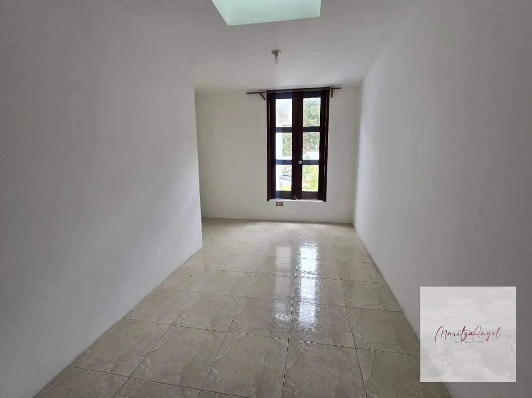 ALQUILER DE CASA EN ZONA 16 - 7