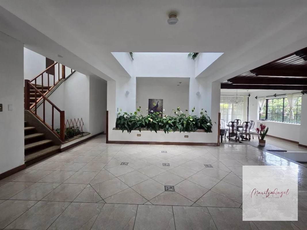 ALQUILER DE CASA EN ZONA 16 - 6