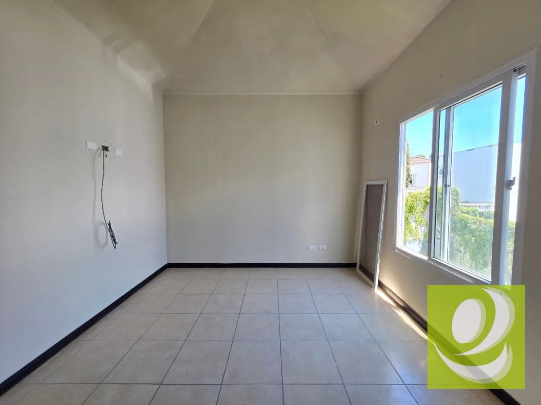 CASA EN VENTA EN HACIENDA DE LAS FLORES VILLA NUEVA - 4