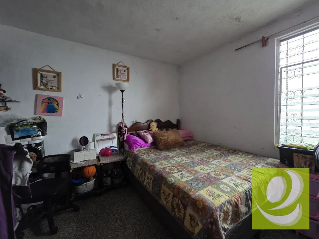 CASA EN VENTA EN SAN CRISTOBAL ENTRADA A PINARES - 1