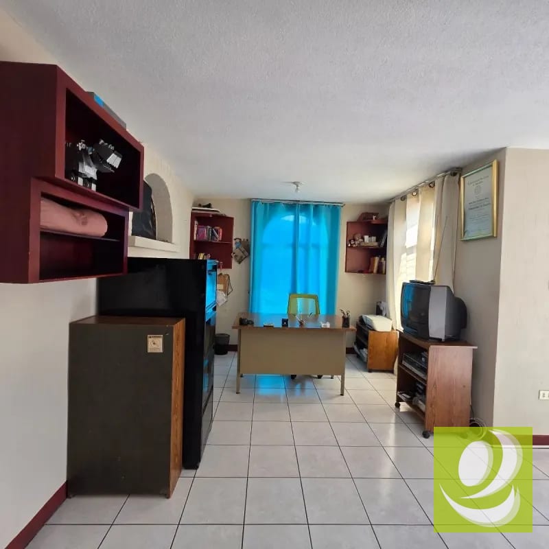 VENDO CASA EN RESIDENCIALES VALLE DEL SOL ZONA 4 MIXCO — Casa en Venta en Zona 4 Mixco, Guatemala, Ciudad — foto 2 de 12