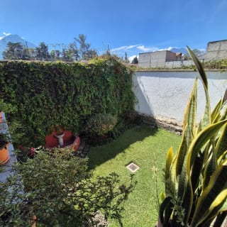 ENCANTADORA PROPIEDAD COLONIAL EN VENTA EN EL CASCO DE LA ANTIGUA GUATEMALA - SECTOR RUINAS DE LA CANDELARIA — Casa en Venta en Antigua, Sacatepéquez — miniatura 2 de 5