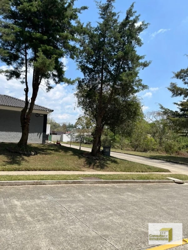 Casa y Campo/ terreno en venta/ 2411v2 - 1