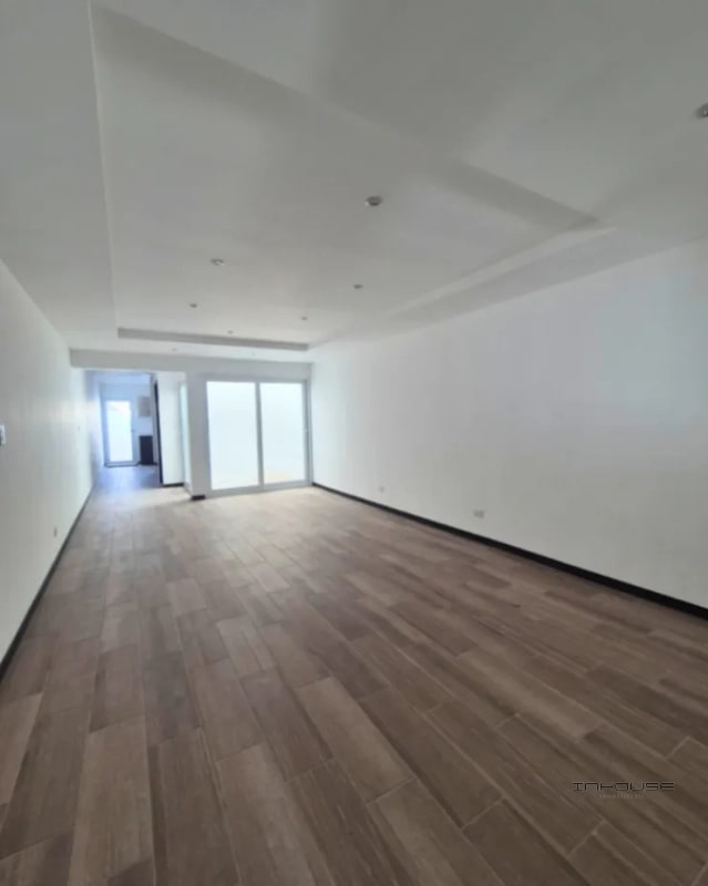 CASA EN VENTA EN ZONA 16 PARA ESTRENAR - 9