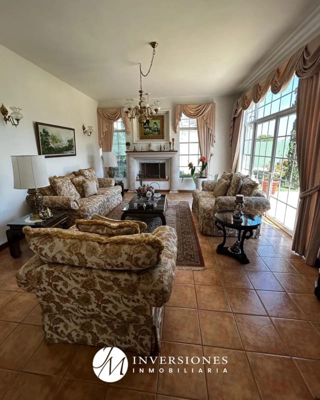 Casa en venta en residencial en zona 16