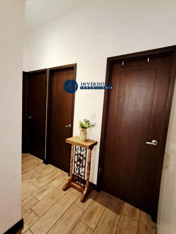 Apartamento en venta en zona 10 - Image 2