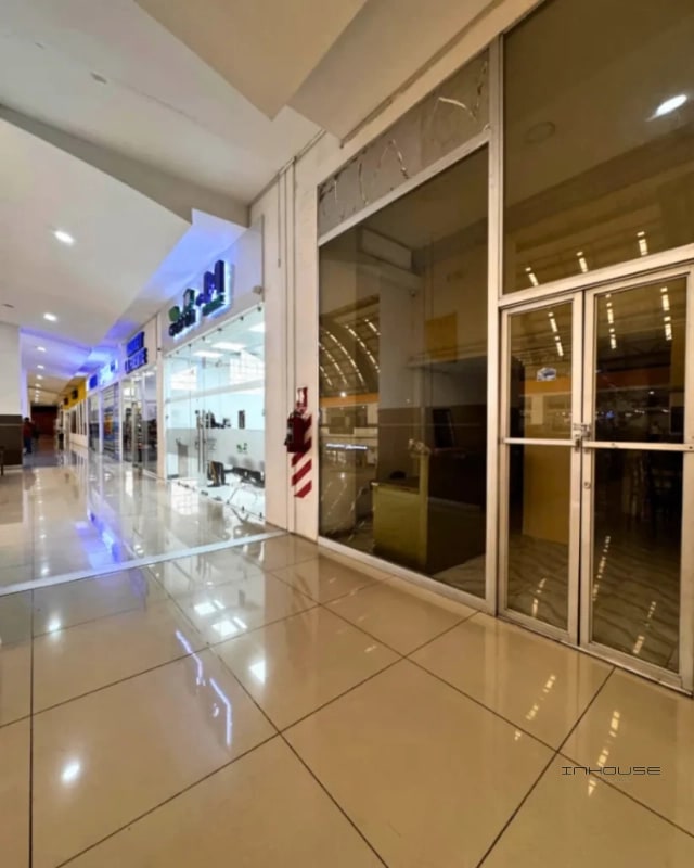 LOCAL EN RENTA EN ZONA 7 GALERIAS - 4