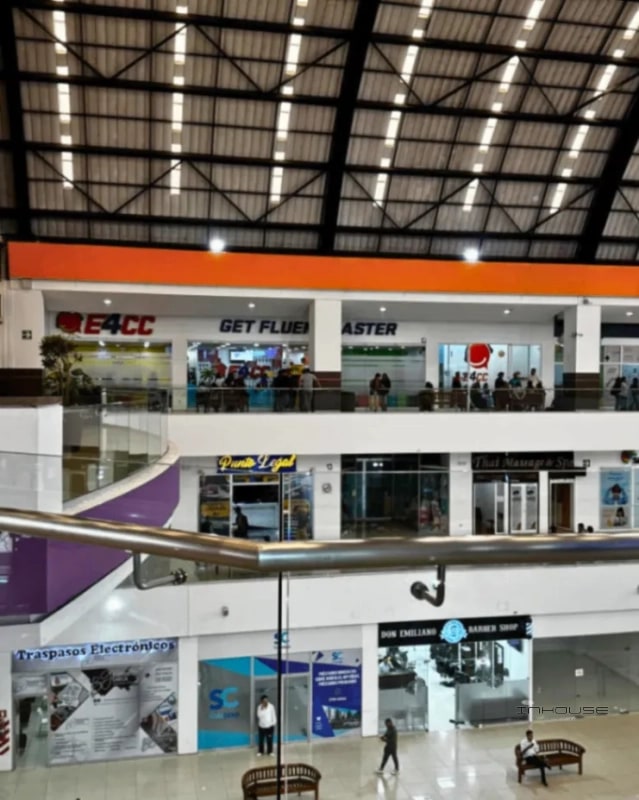 LOCAL EN RENTA EN ZONA 7 GALERIAS - 1