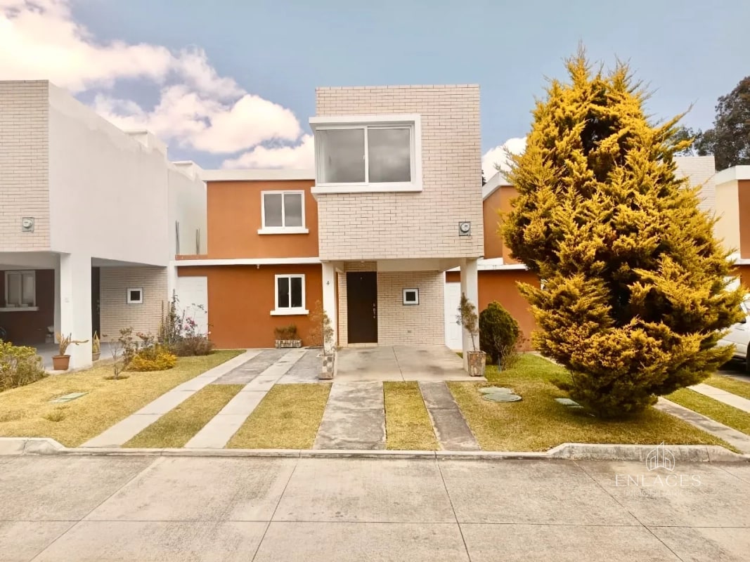 Km. 16.5 Entrada a Olmeca • Casa en Renta/Venta • Condominio Paseo de Arrazola - 16