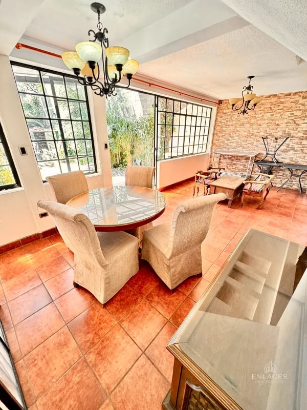Zona 11 • Casa en Renta • Mariscal - 17