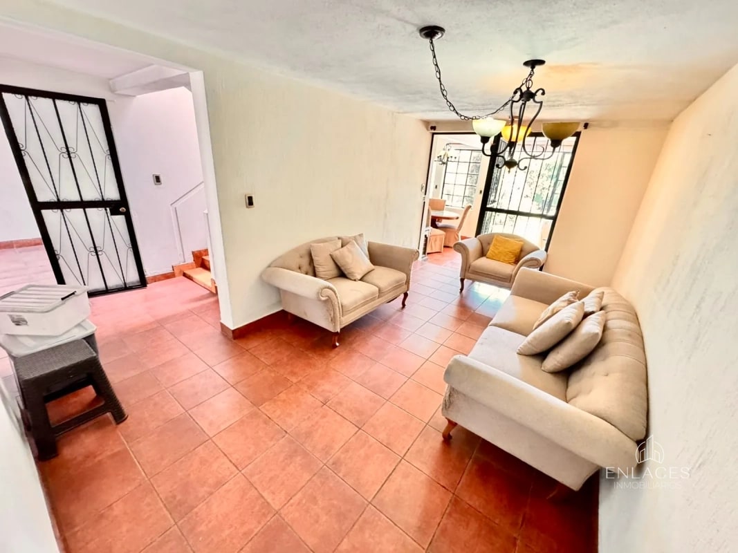 Zona 11 • Casa en Renta • Mariscal - 14