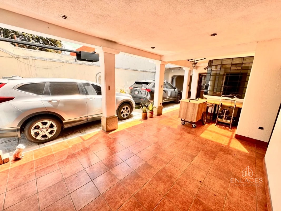 Zona 11 • Casa en Renta • Mariscal - 6